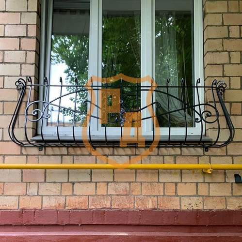кованая решетка цветник черного цвета