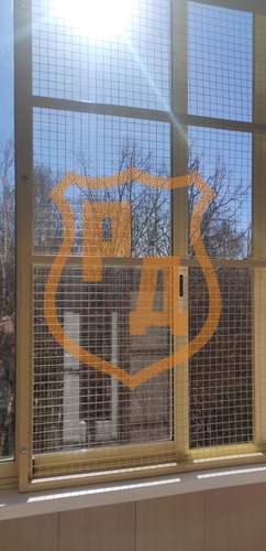 сетка от выпадения домашних животных из окна